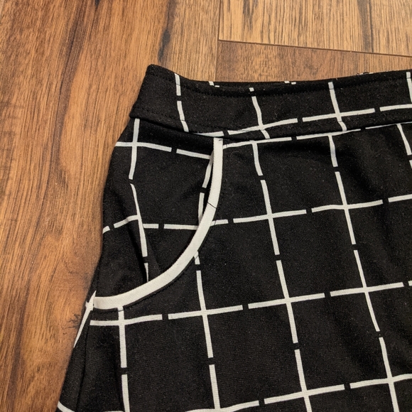 Xhilaration Grid Mini Skirt - Picture 4 of 7